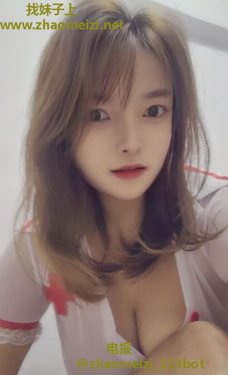 丰满性感大胸晨曦