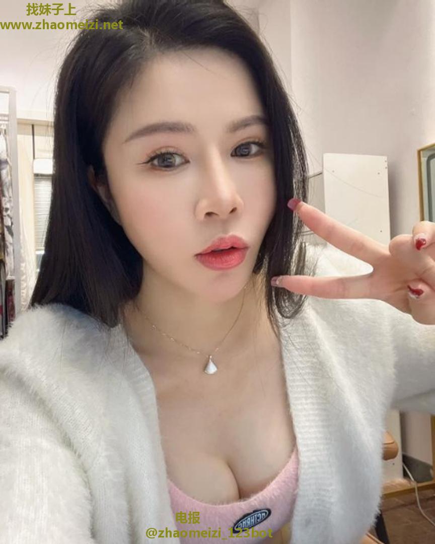 大奶骚妹玉体真美真性感