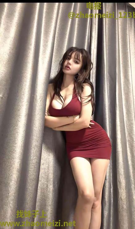 异域巨乳花姑娘