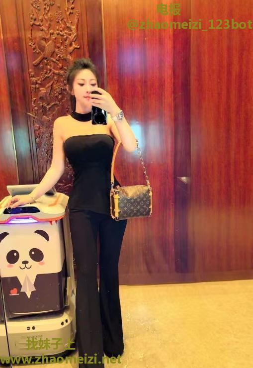 身材超好的小维老师