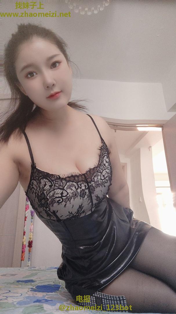 气质大胸诱惑美女