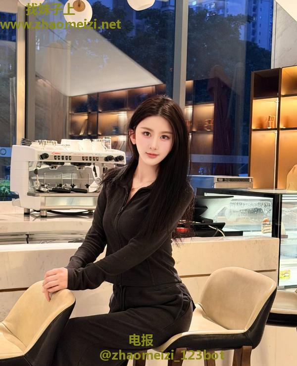 颜值御姐CC足交服务