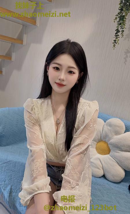 清纯颜值皮肤白嫩玫瑰