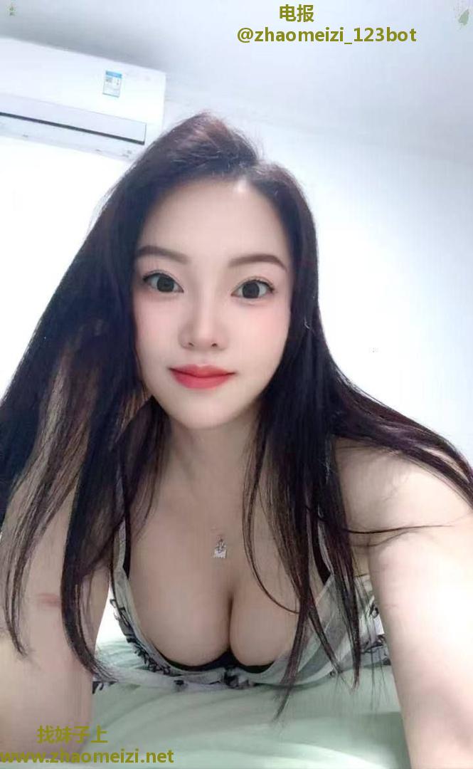 丰满性感美少妇