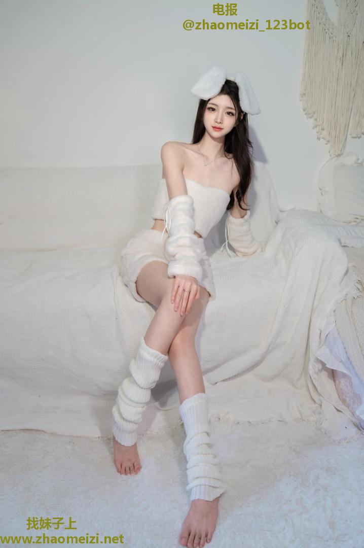 高端萌妹身材好