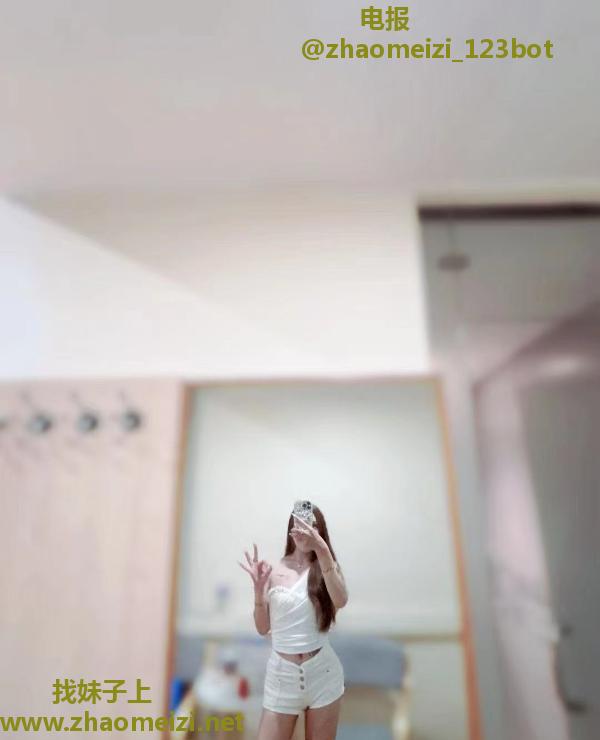 颜值身材很棒的小姐姐