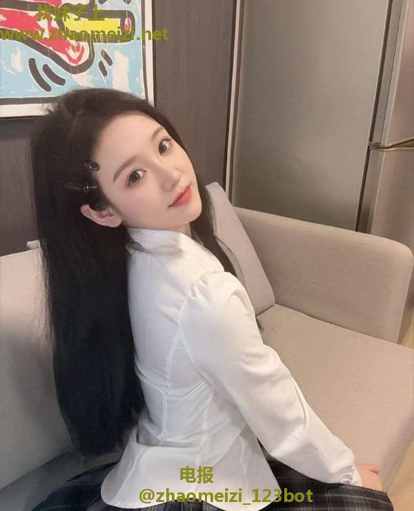 高颜值极品小美女