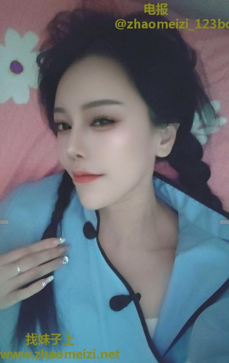 天河潭村爆乳气质美女