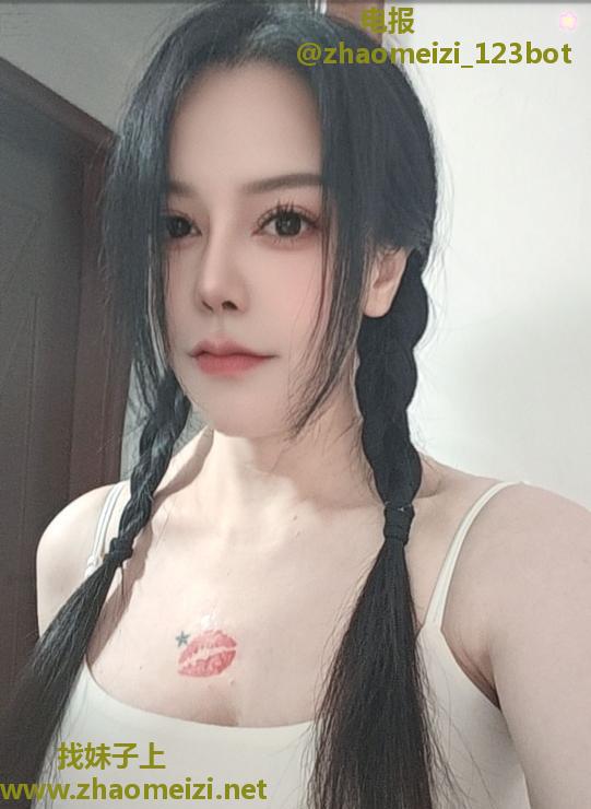 天河潭村爆乳气质美女