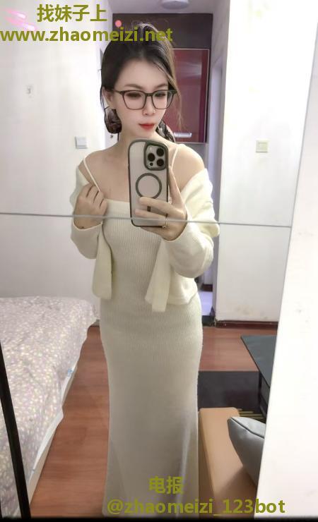 铁西反差眼镜妹