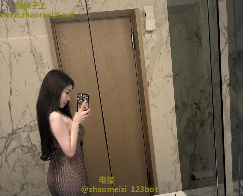 童颜巨乳美女老师