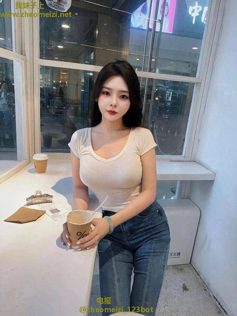 大胸女郎风骚至极