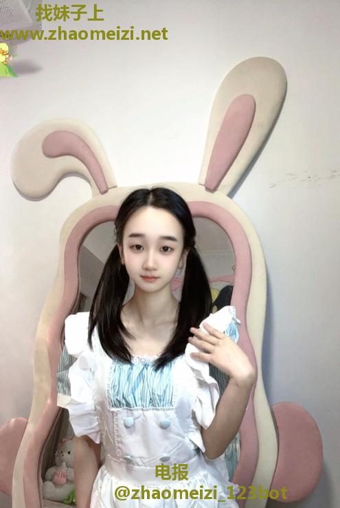 五堡双马尾小甜妹