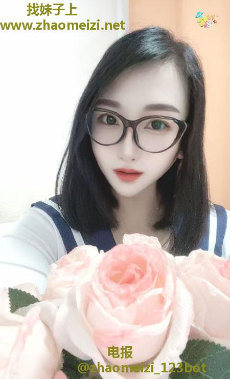 温柔眼睛小少妇