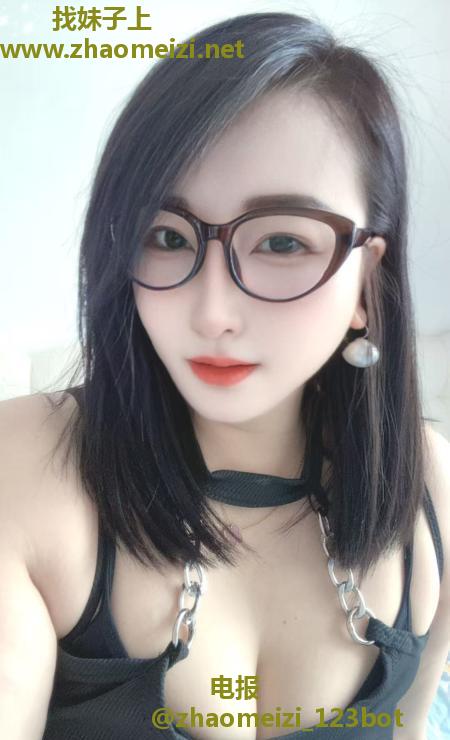 温柔眼睛小少妇