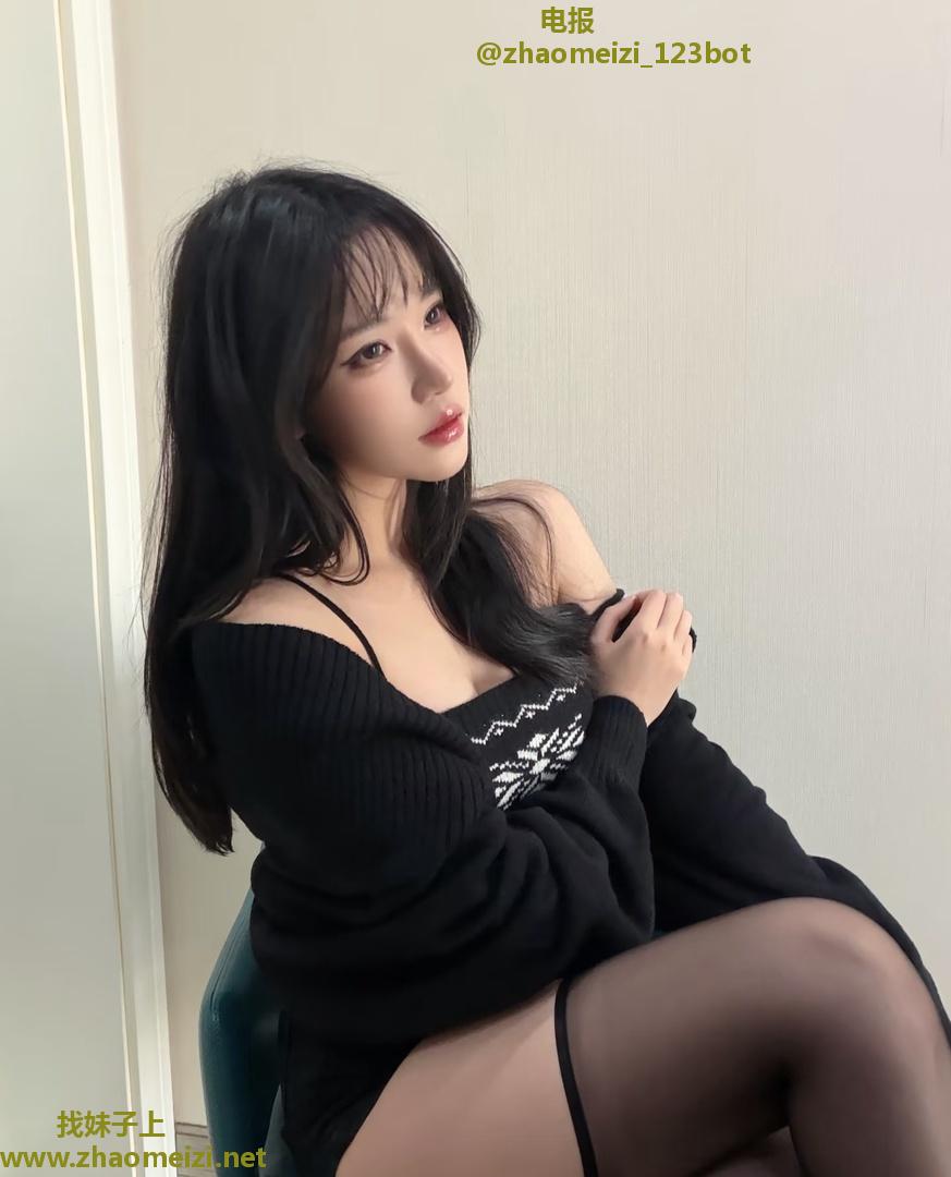 冷白皮巨乳骚妹