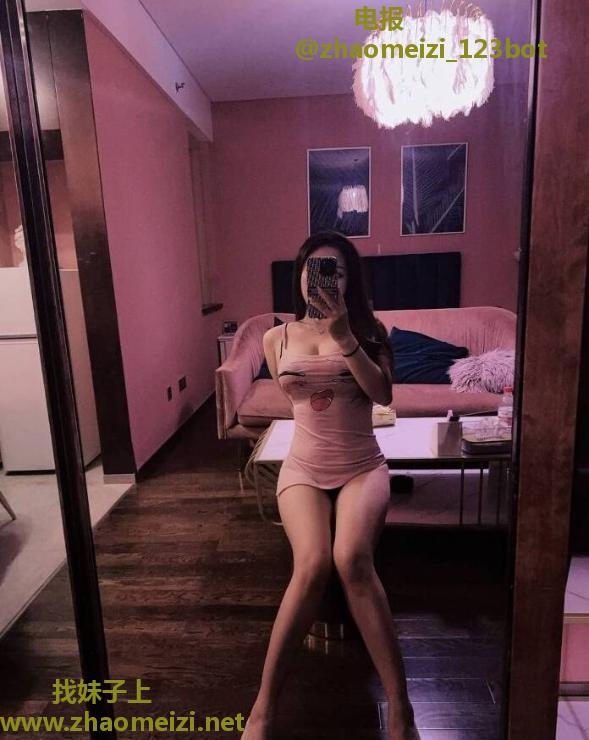 胸大臀翘mimi老师