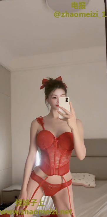 风骚红丝美腿御姐