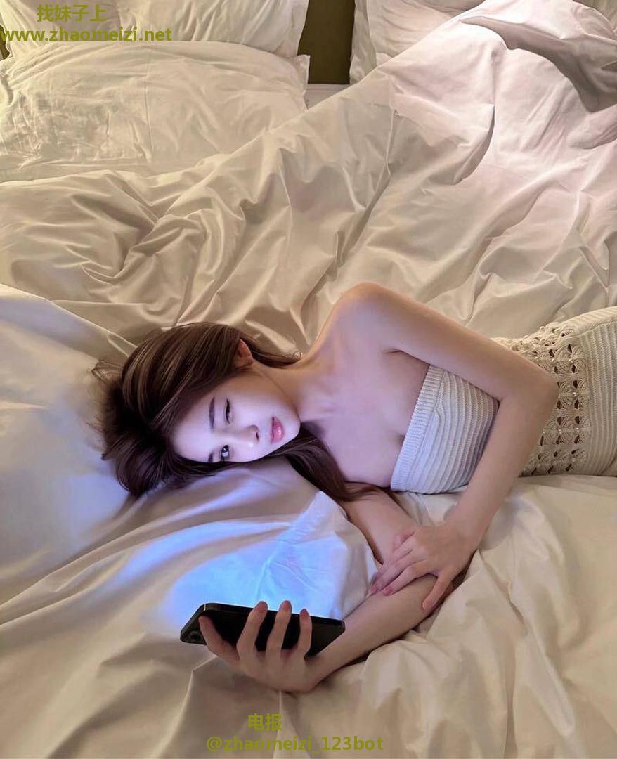 清纯校花兼职可舔