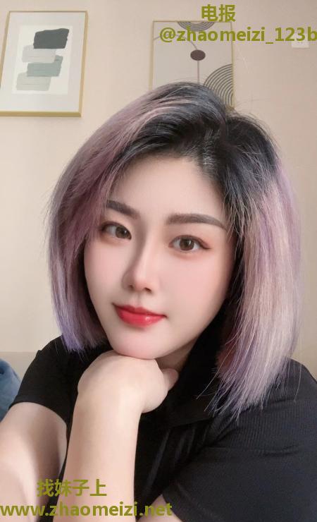 东门短发性感少妇