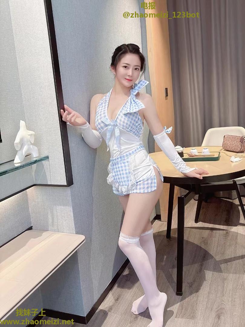 肤白貌美巨乳妙妙