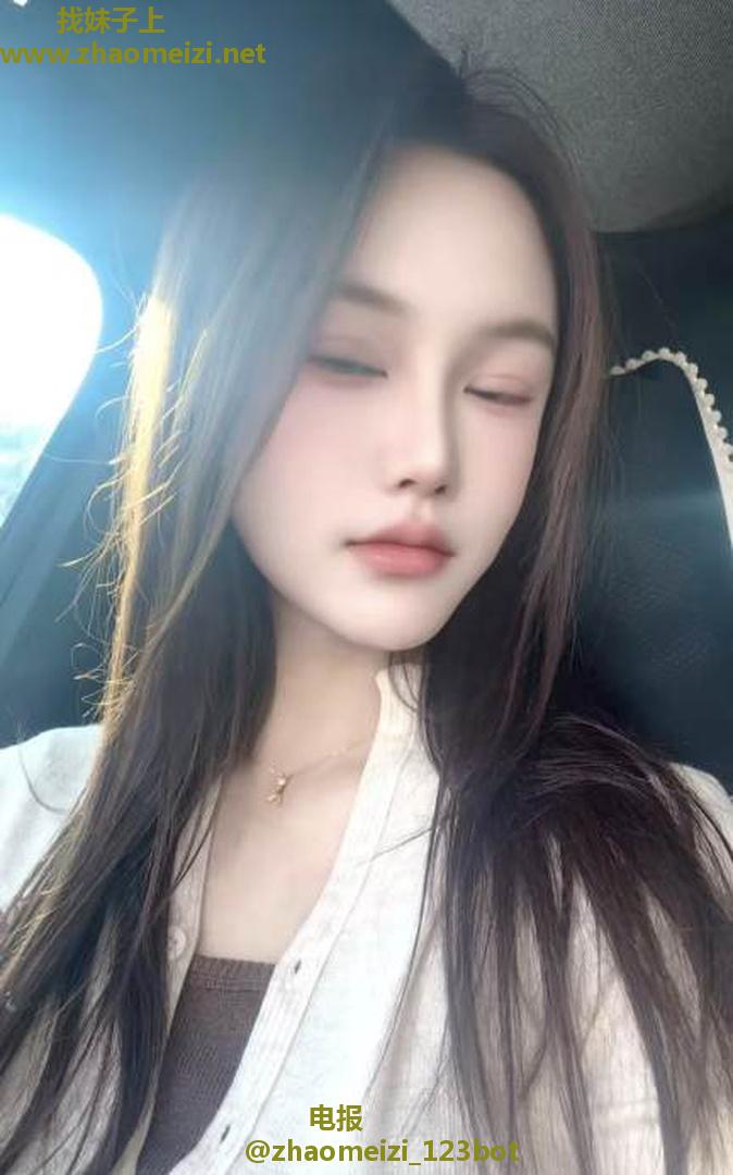 蜀山长腿翘臀妹