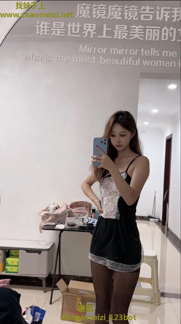 湖南妹冷白皮好身材