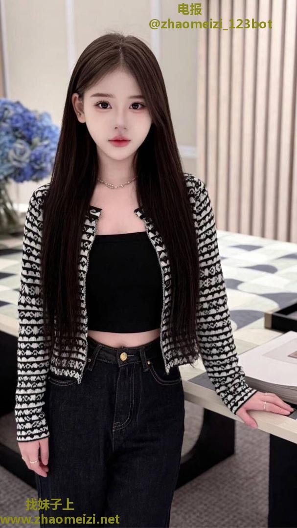 百子湾水嫩长腿妹