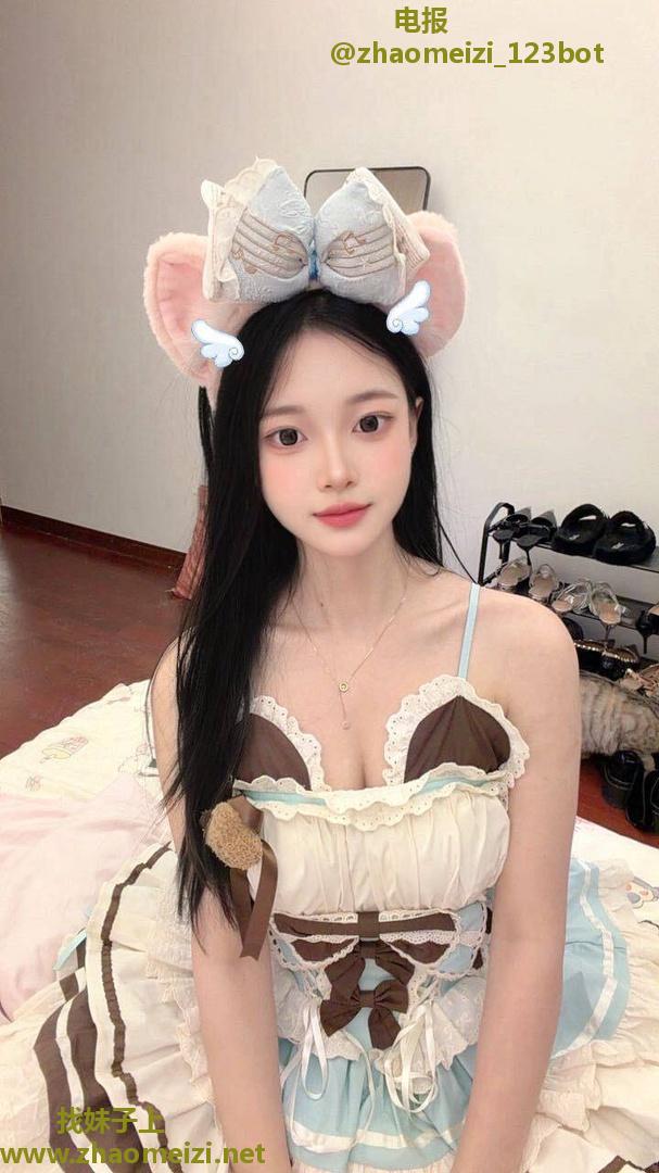 白嫩销魂大胸妹