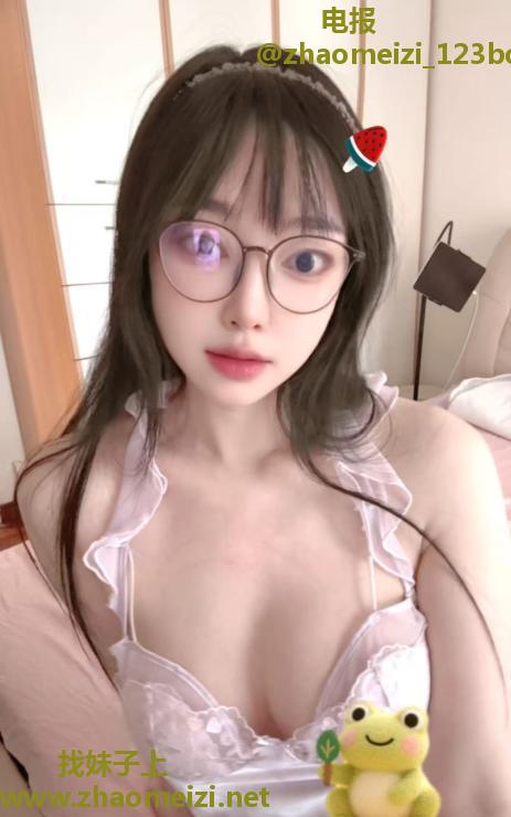 南山大胸眼镜m老师