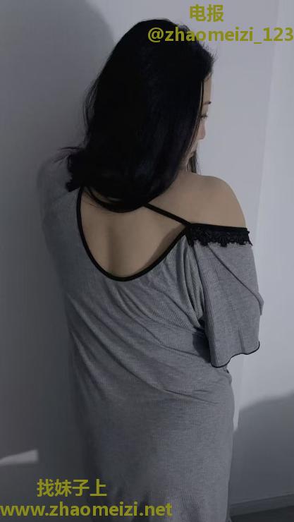 出鸡肥臀气质姐姐