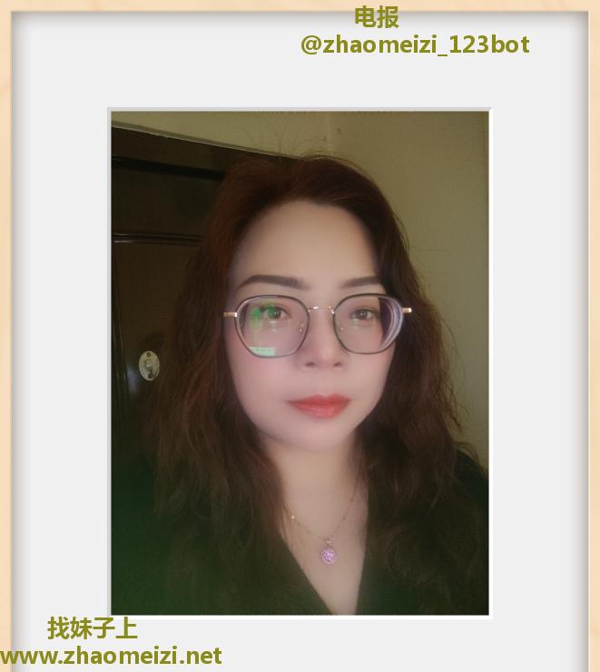 口活一绝的肥臀骚妇