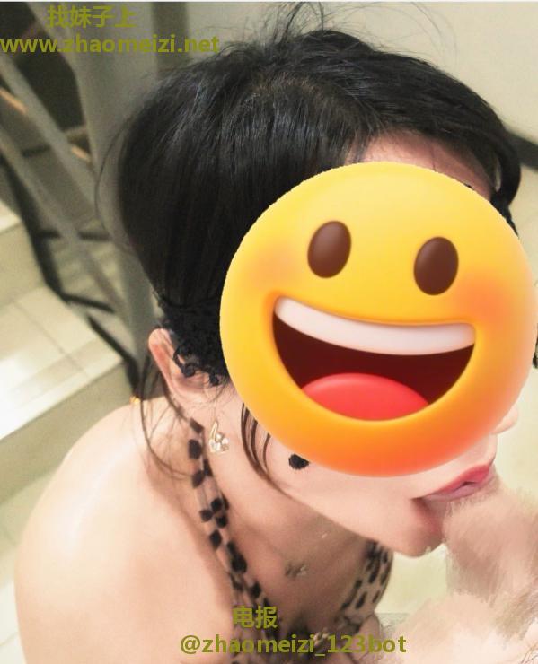 迷人又风情的御姐