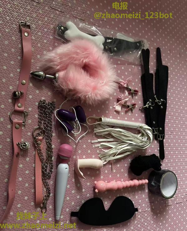 n刷巨乳肥臀小美女