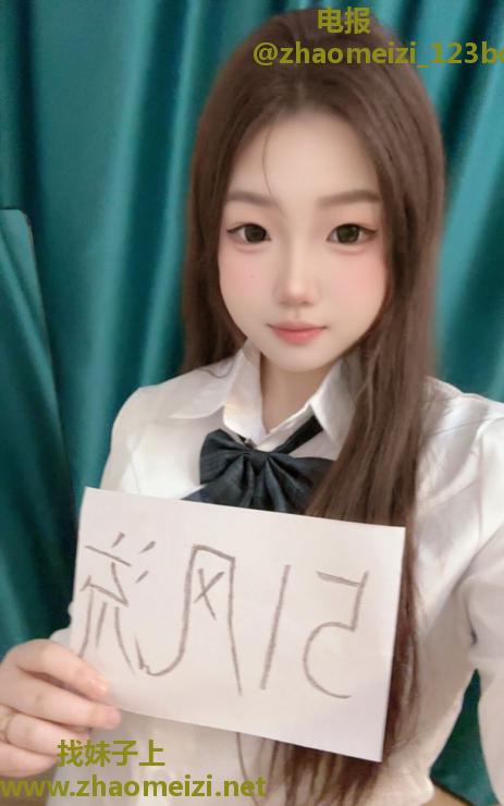 清纯大胸配合小妹妹