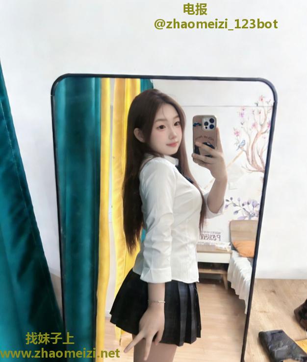 清纯大胸配合小妹妹