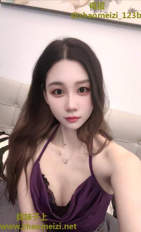 吴中长腿嫩妹大蟒蛇