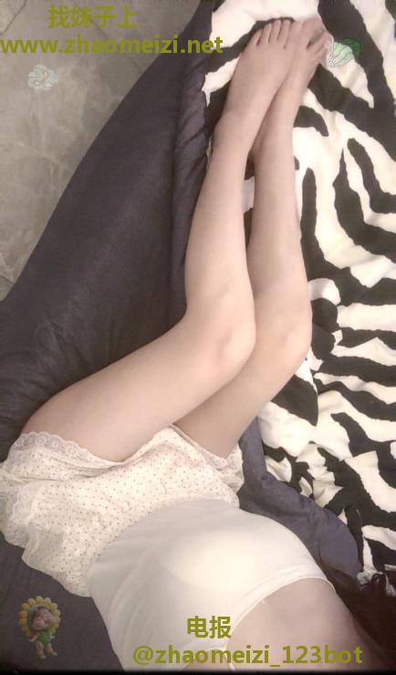 吴中长腿嫩妹大蟒蛇