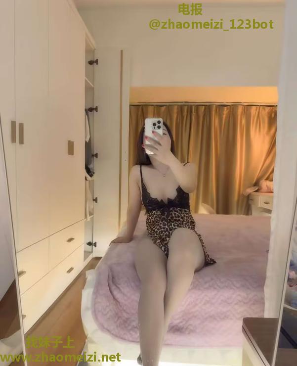 龙华易高潮小艾米