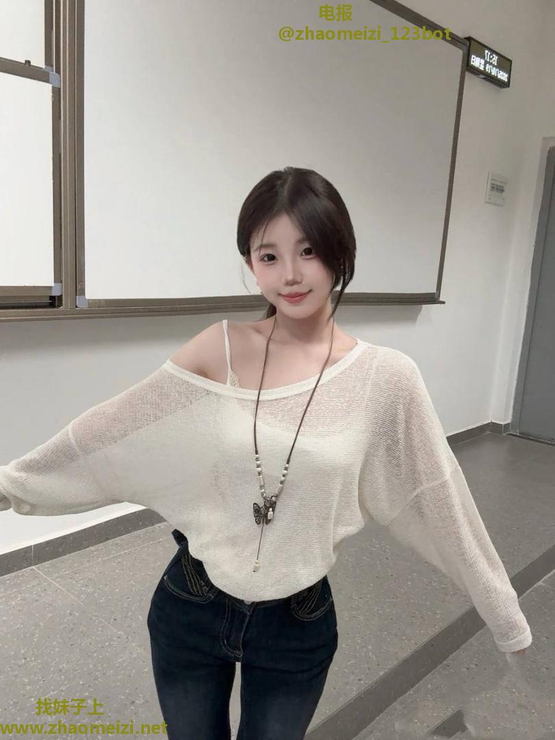 邻家水嫩蕾丝妹