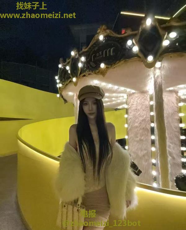 高颜值高挑美女