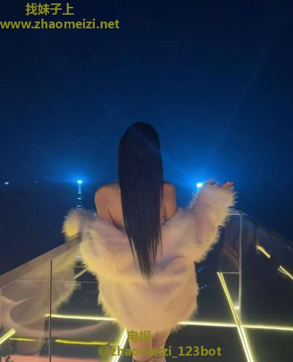 高颜值高挑美女