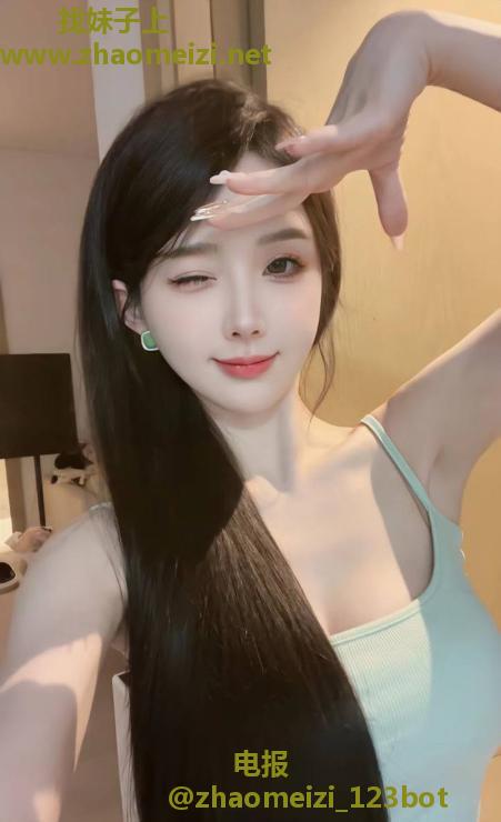 妩媚性感女友感雅琪