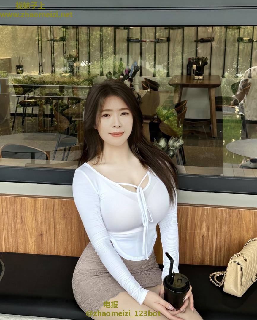 丰满sao臀熟女少妇