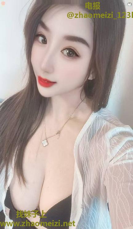 高挑大胸风骚妹子