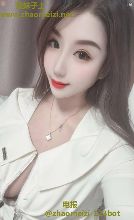 高挑大胸风骚妹子