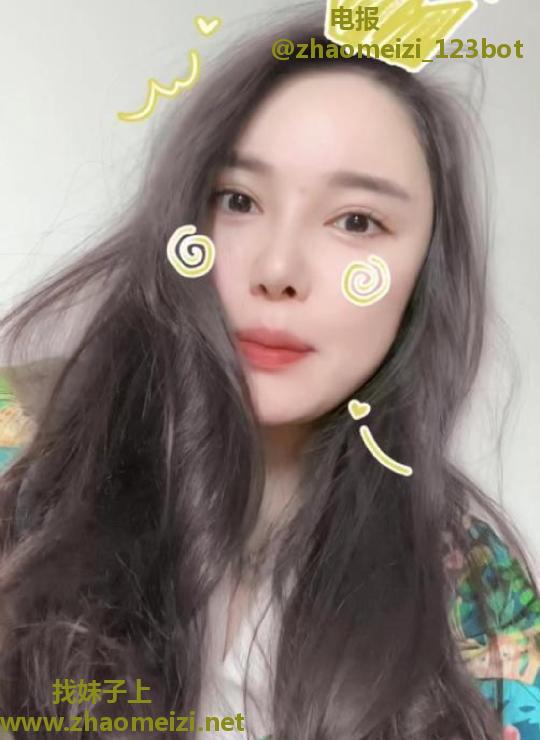 建邺吾悦广场小姐姐