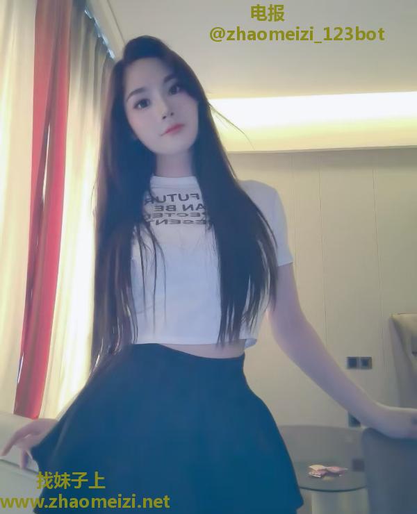 天府三街王果儿