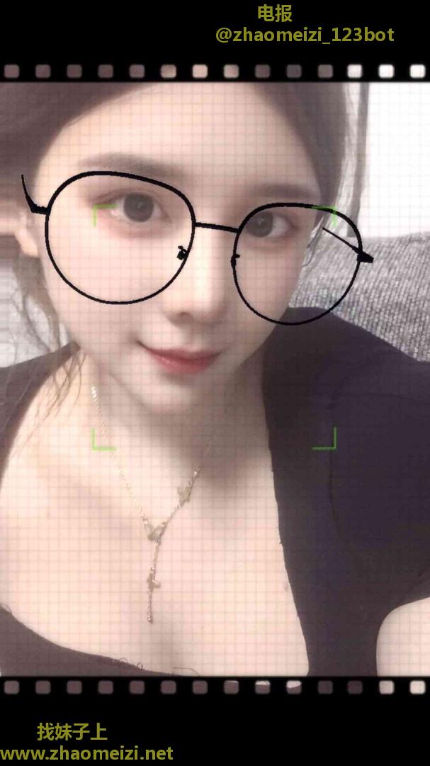 栖霞大胸揉软妹纸