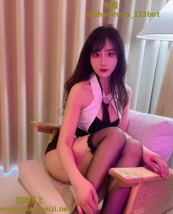 白云可69舌吻六月